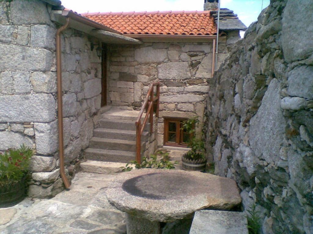 Refugio Dos Cregos Guest House Riba de Mouro Luaran gambar