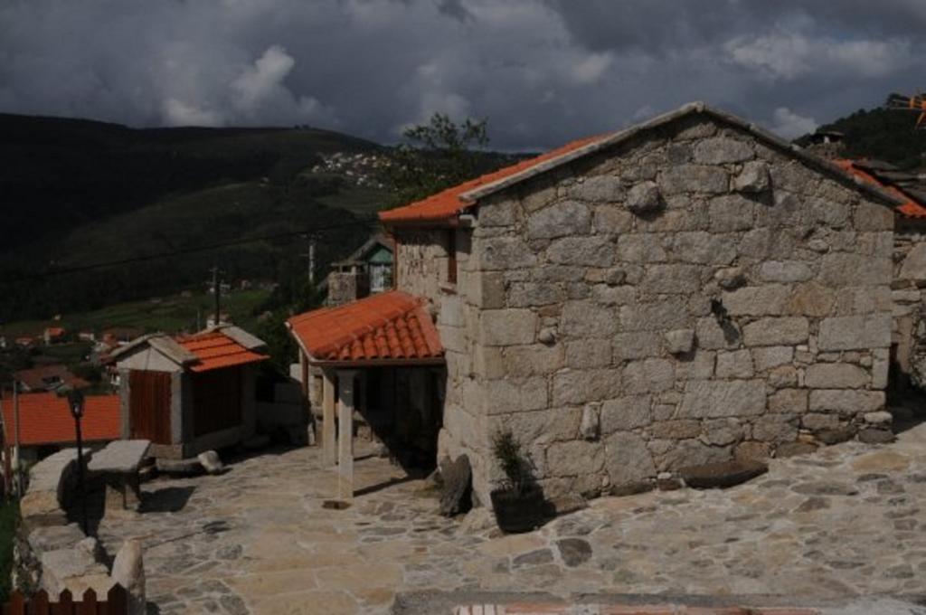 Refugio Dos Cregos Guest House Riba de Mouro Luaran gambar